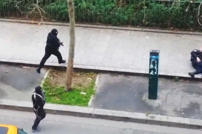 El policía rematado en el suelo por los yihadistas era de origen árabe