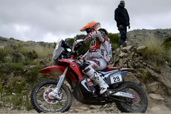 Laia Sanz, la mujer que sorprende en el Dakar 2015