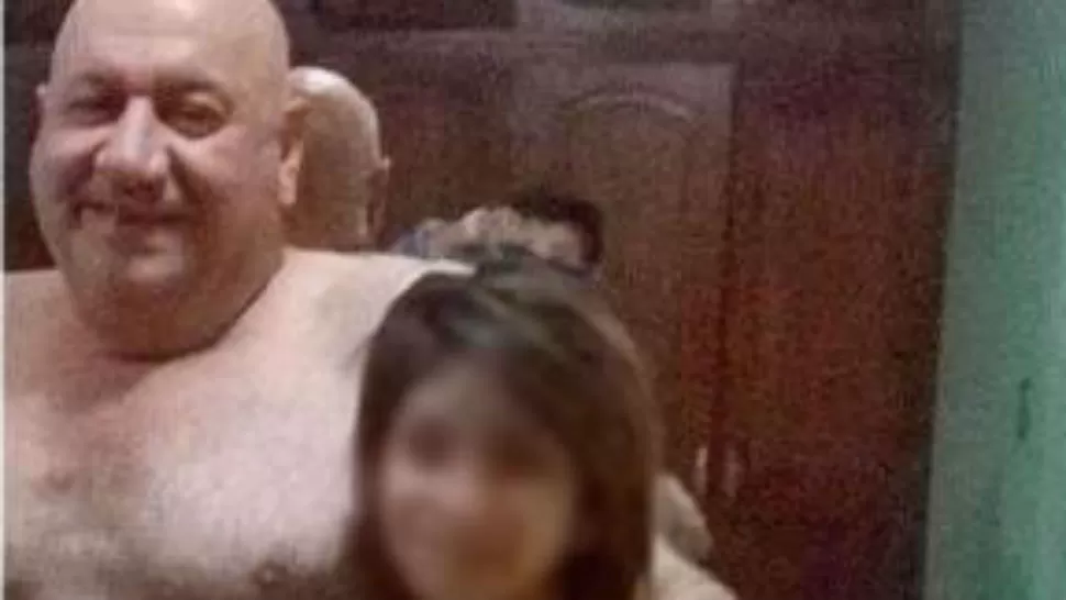 Escándalo en Salta por las fotos de un intendente con señoritas semidesnudas