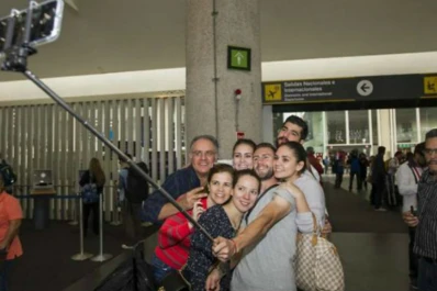 Arsenal y Tottenham prohíben el bastón extensible para tomar selfies