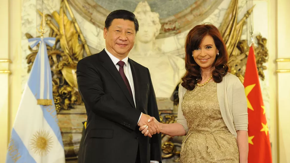 RELACIÓN CORDIAL. El presidente de China, Xi Jinping, con Cristina Fernández, en la visita que realizó a la Argentina en 2014. FOTO TOMADA DE CFKARGENTINA.COM