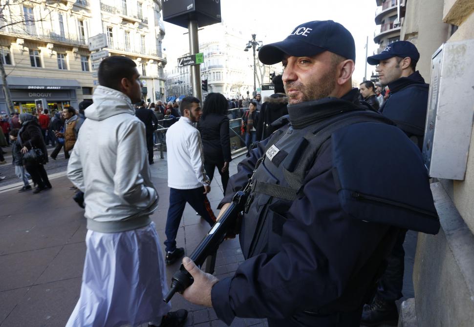 Полиция бежит. Захват турецкого консульства в Париже. Французы за спецоперацию.