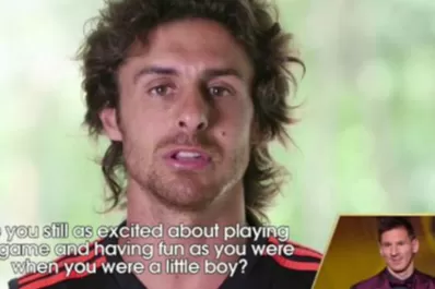 Messi recibió el saludo de su ídolo, Pablo Aimar