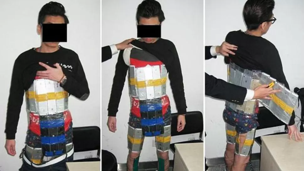 Un hombre intentó cruzar la frontera entre Hong Kong y China con 94 teléfonos iPhone de los modelos 6 y 5S pegados al cuerpo con cinta adhesiva.