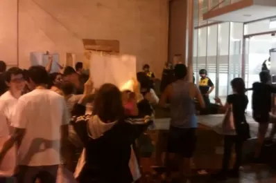 Protestaron en la Comisaría I por la muerte de un joven el domingo