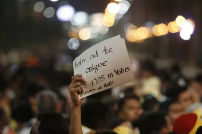 Los filipinos recibieron al Papa con música, bailes y un enorme operativo de seguridad