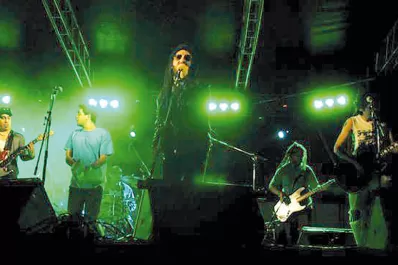 “Somos rockeros melómanos que amamos lo que hacemos”