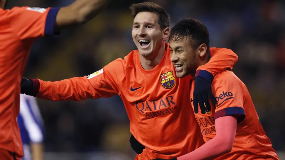 PURA ALEGRÍA. Messi festeja con Neymar la goleada al Deportivo La Coruña. REUTERS