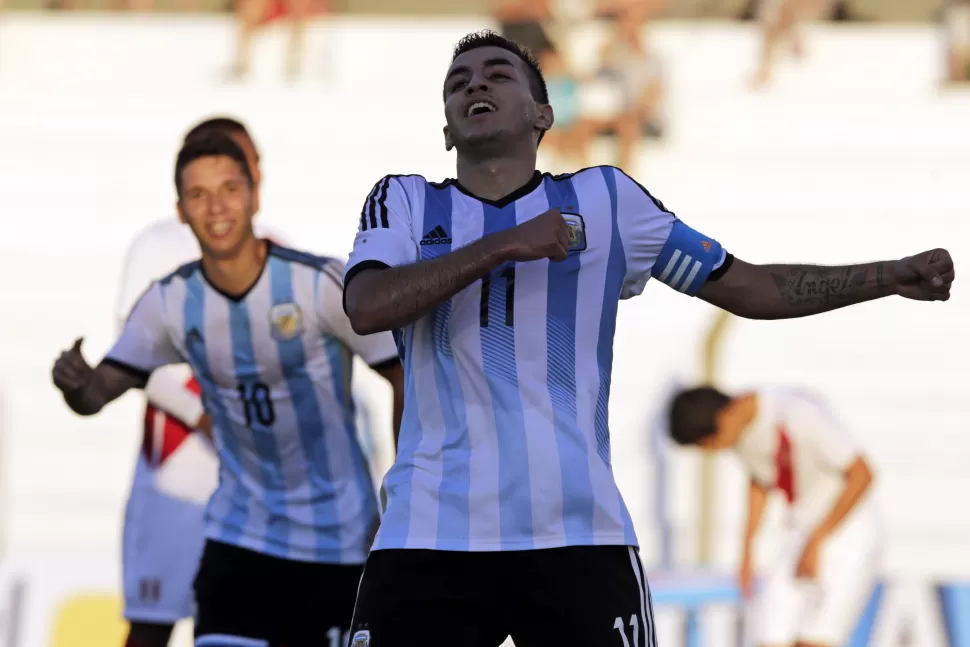 FESTEJO ARGENTINO. Angel Correa celebra su gol, el tercero de Argentina, ante Perú. REUTERS