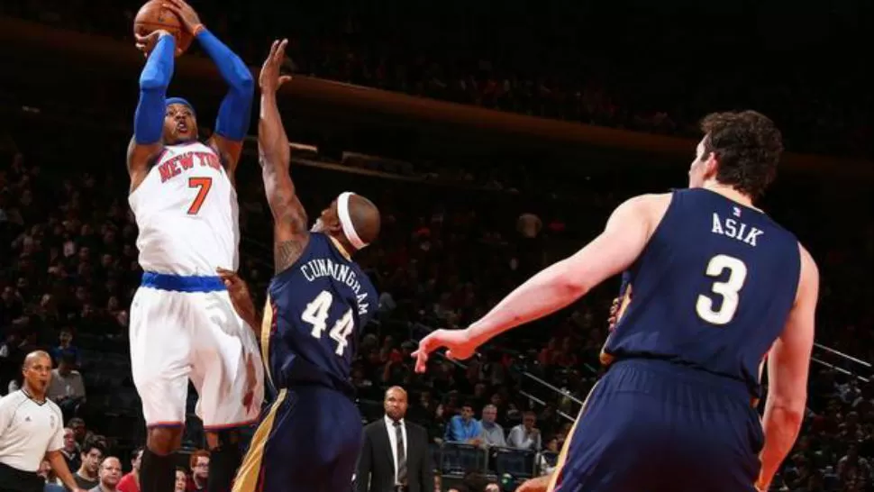 Y UNA NOCHE VOLVIÓ A SONREIR. Carmelo Anthony anotó 24 puntos para los Knicks.
FOTO TOMADA DE NBA.COM