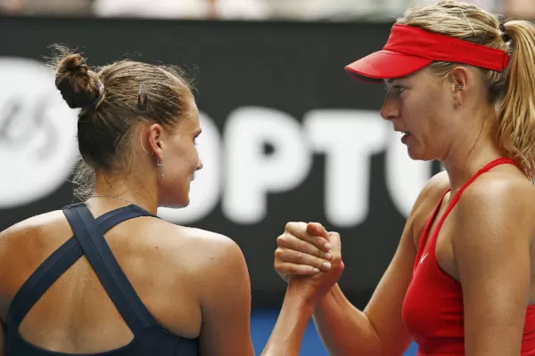Sharapova salvó una casi segura eliminación