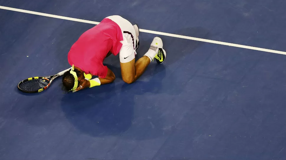 CASI UN CALVARIO. Rafael Nadal estuvo descompuesto durante el partido, pero terminó sumando otro triunfo.
FOTO DE REUTERS