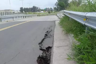 La moderna autopista a Tafí Viejo ya comenzó a resquebrajarse