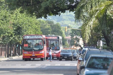 Presentan un amparo en la Justicia contra el aumento del transporte urbano, en la capital de Jujuy