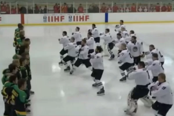 La Selección de hockey sobre hielo de Nueva Zelanda también hace el haka