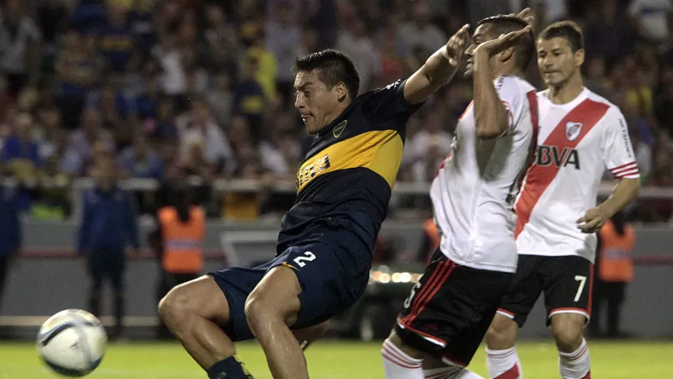 CON LO JUSTO. Boca le gana a River 1 a 0, en el primer Superclásico del año, disputado en Mar del Plata. TELAM