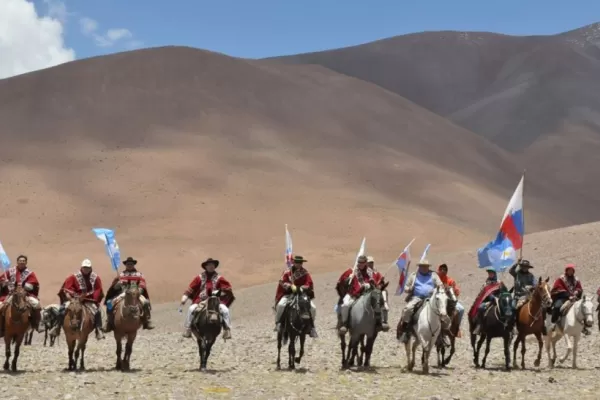 Desde La Rioja, y a caballo, reeditan la expedición libertadora a Chile