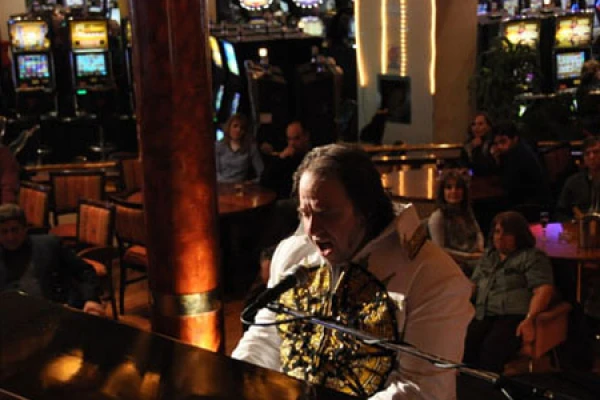 Proyectan “El último Elvis”, la película de dos argentinos en carrera por el Oscar