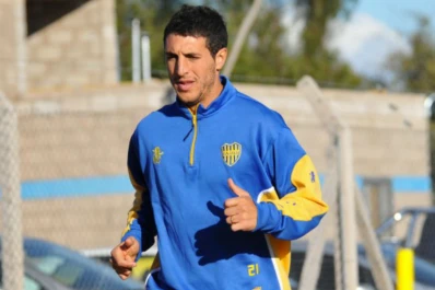 El Santo espera por Iván Agudiak