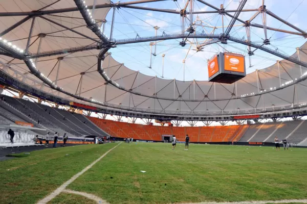 En junio volverían los visitantes a las canchas