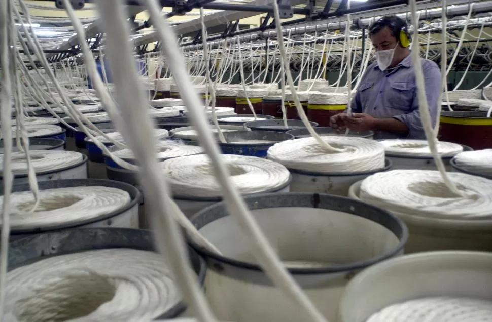 MENOS RITMO DE PRODUCCIÓN. Las trabas a las importaciones de insumos disminuyeron las actividades, particularmente en el sector textil. la gaceta / foto de juan pablo sánchez noli (archivo)