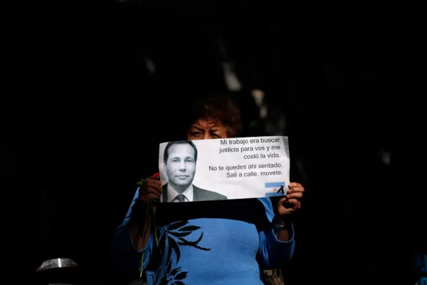 Aguardan pericias y filmaciones, mientras las dudas aumentan