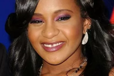 Encuentran a la hija de Whitney Houston inconsciente