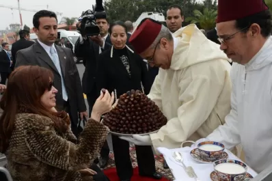 De escala en Marruecos rumbo a China, Cristina elogió a Mao