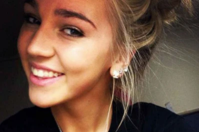 Difunden nuevas fotos de la estudiante arrestada por grabar un video erótico en una biblioteca