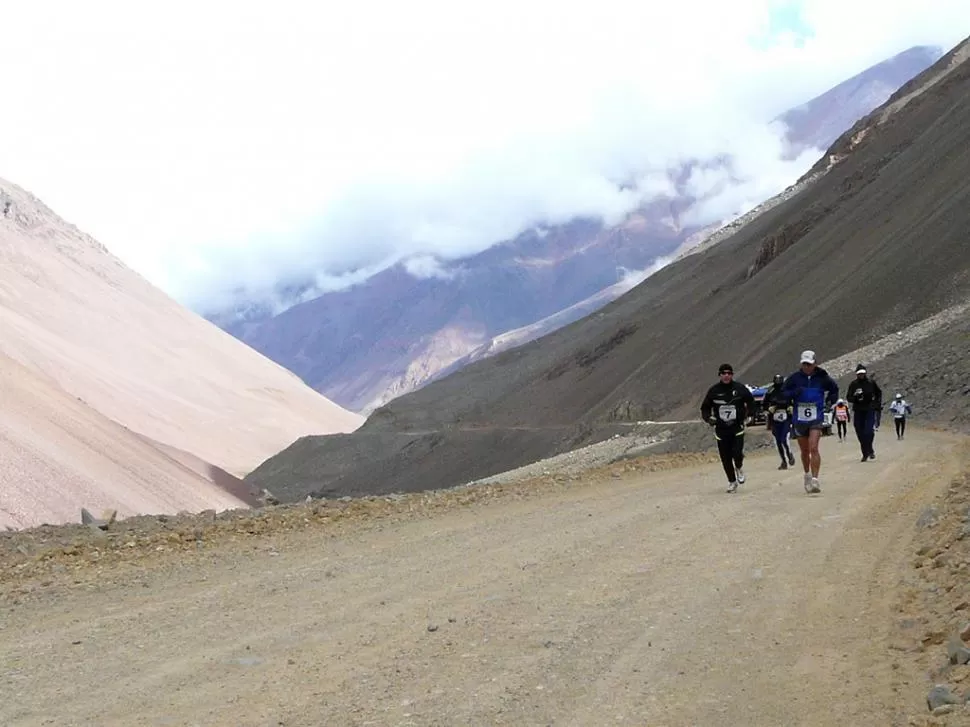 COMPETENCIA EXTREMA. Los competidores atravesarán la cordillera de los Andes y correrán por terrenos que se encuentran a más de 4.700 m.s.n.m. 