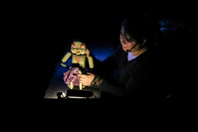 Los muñecos cobran vida en “Línea materna”