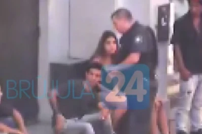 Filman a un policía quedándose con droga de un procedimiento