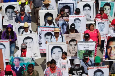 Hallan 61 cadáveres en México, cerca de donde desaparecieron los estudiantes