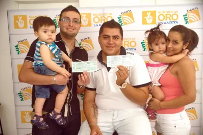 Uno avizora el auto; otro, el terreno para la casa propia