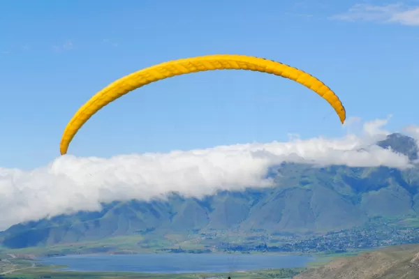 Acariciar el cielo y el paisaje esplendoroso