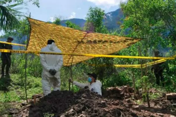 Colombia: hallan restos de 62 personas en una fosa común