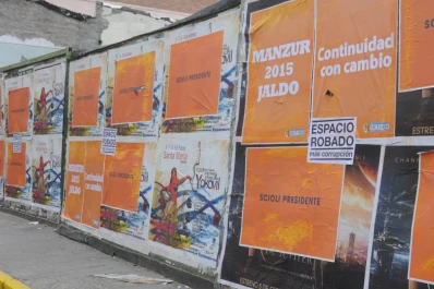 Escrachan a los candidatos que “roban” espacios publicitarios