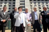 Los fiscales buscan un beneficio personal, no honrar al amigo