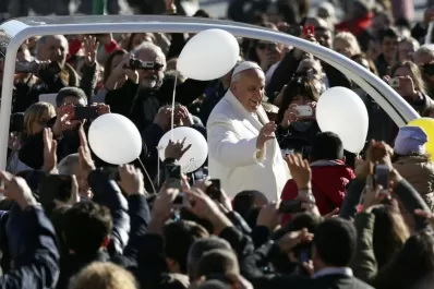 El Papa está listo para hacer cirugía mayor en la curia
