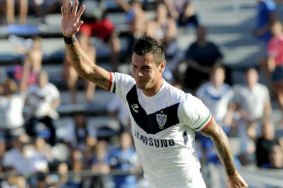 Vélez le ganó a Aldosivi en el estreno del torneo de 30 equipos