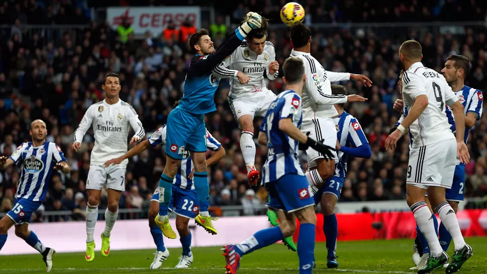 LEVANTÓ EL APLAZO. Sin brillar, Real Madrid superó a Deportivo La Coruña. REUTERS