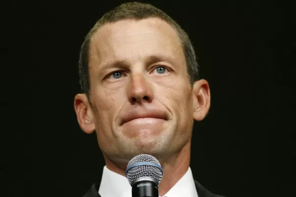 Por una indemnización, el exciclista Lance Armstrong deberá pagar U$S 10 millones