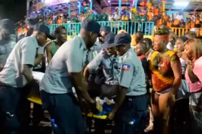 Tragedia en Haití: desfilaban por el carnaval y murieron electrocutados