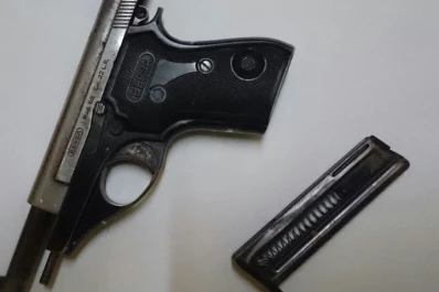 Robaron, se tirotearon con la Policía y quedaron detenidos