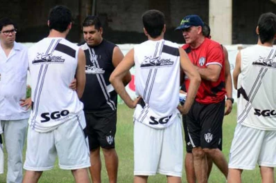 Central Córdoba prepara cambios para visitar a Atlético