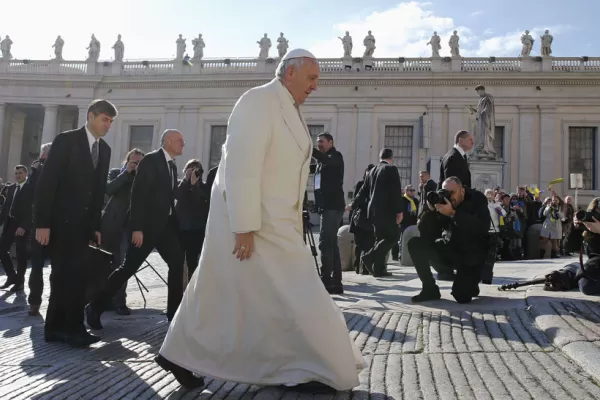 El Papa saludó a sobrevivientes y familiares de víctimas del atentado a la AMIA