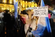 Dirigentes políticos marcharon sin banderas partidarias en Tucumán