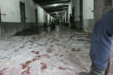 Mataron a un preso en la cárcel de Villa Urquiza durante una pelea