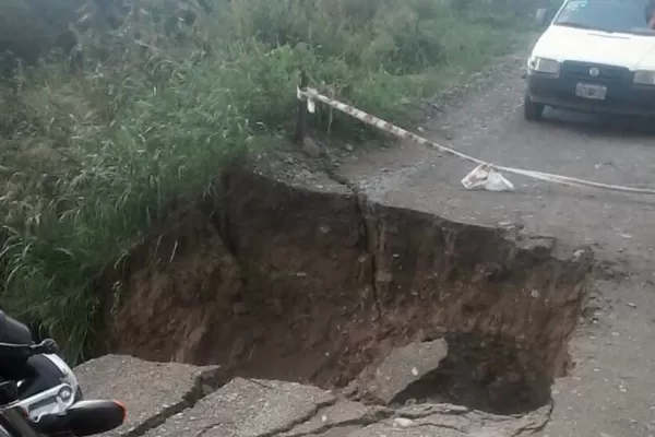 Las lluvias dañaron la ruta a Los Puestitos, en Burruyacu
