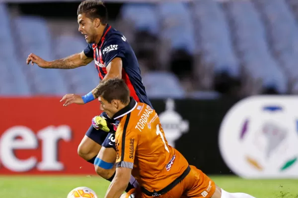 San Lorenzo dio vuelta el partido y se llevó una victoria en Uruguay